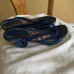 Beautiful detailed  Asian clogs, size 7